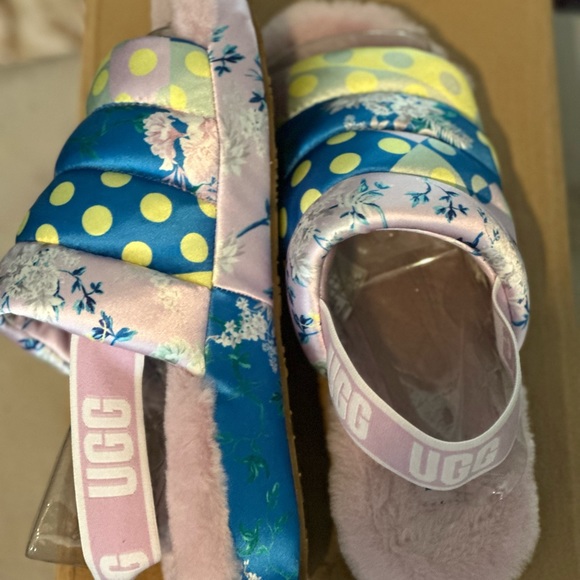 Ugg Puff Yeah Floral . Gently loved. Worn once or twice. - Picture 3 of 3